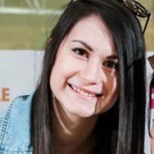 Foto di Beatrice, Alla pari a Paese